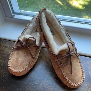 NWOT UGG Australian Dakota slipper